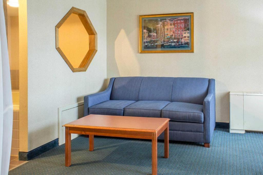 Lifestyle Inn Cedar Falls Εξωτερικό φωτογραφία