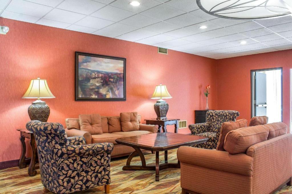 Lifestyle Inn Cedar Falls Εξωτερικό φωτογραφία